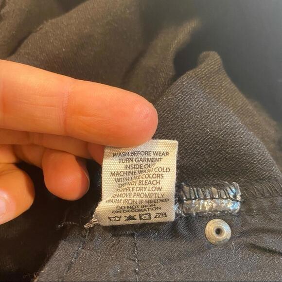 Artisan NY Size 8‎ Grey Denim Ankle Jeans W Asymmetrical Embroidered Flowers - Picture 11 of 12